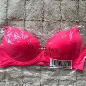 Victoria Secret Body By Victoria Bra 34C NEW SOLD🍀